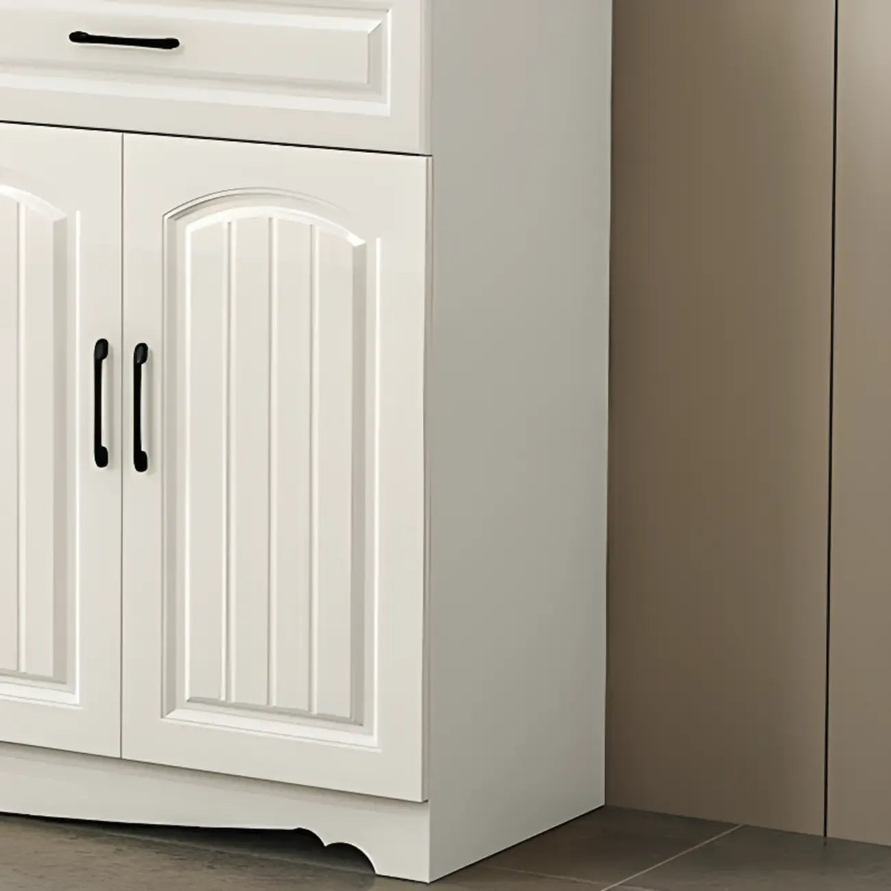 Buffet de cuisine en bois à plusieurs compartiments de rangement avec support pour micro-ondes