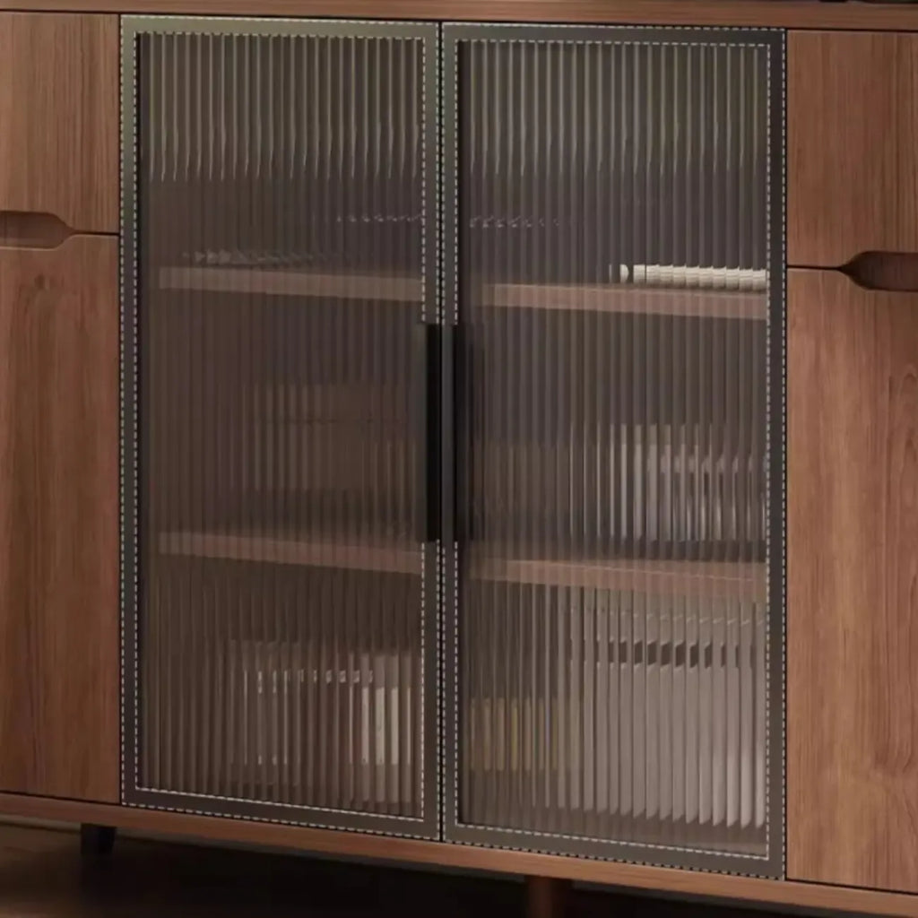 Buffet décontracté en bois brun avec portes vitrées