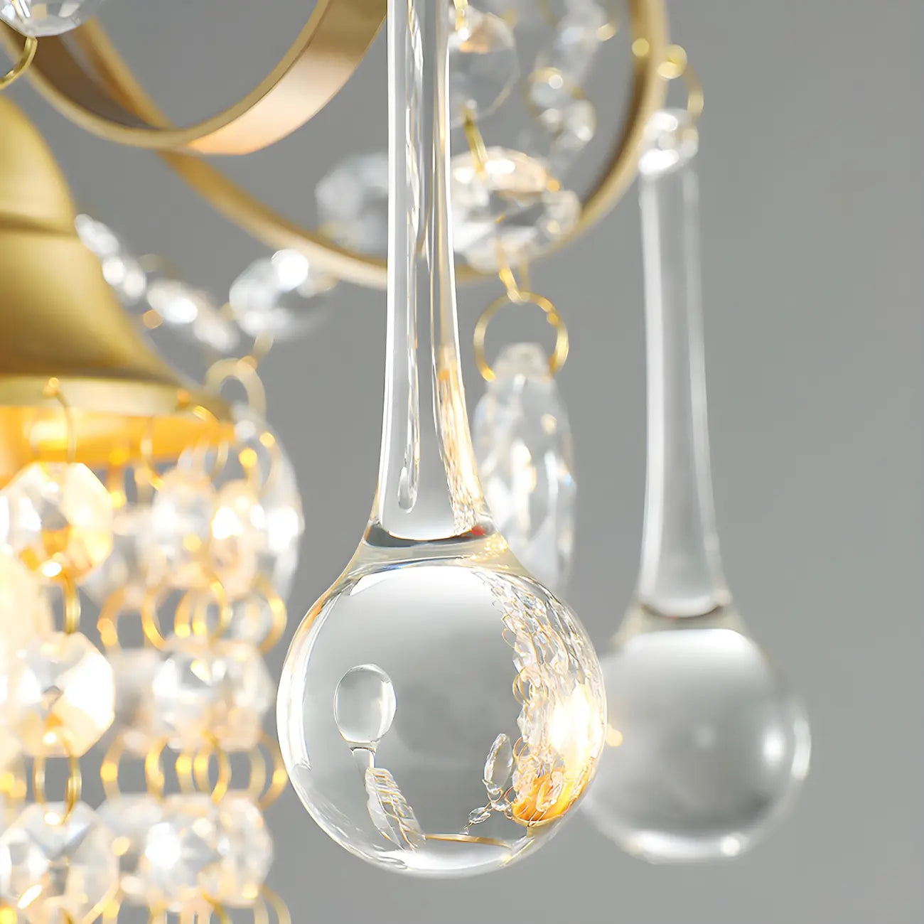 Suspension de luxe avec accents de cristal doré