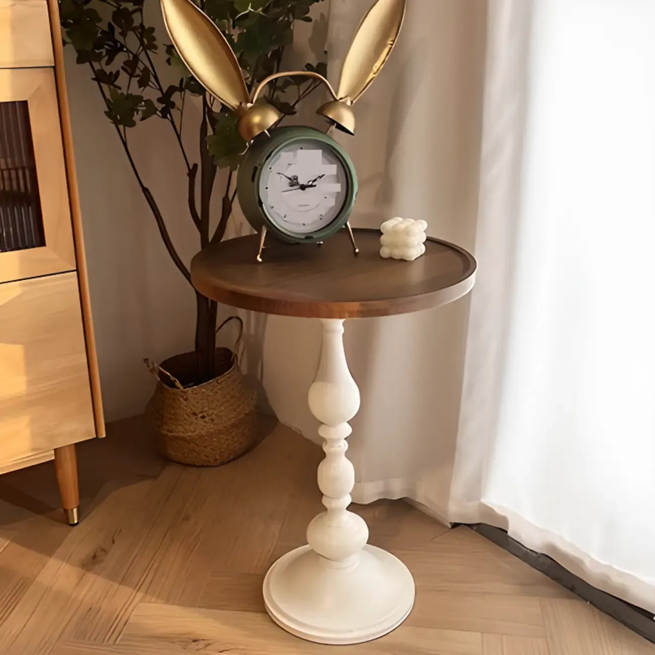 Table d'appoint ronde classique en bois brun et blanc sur pied