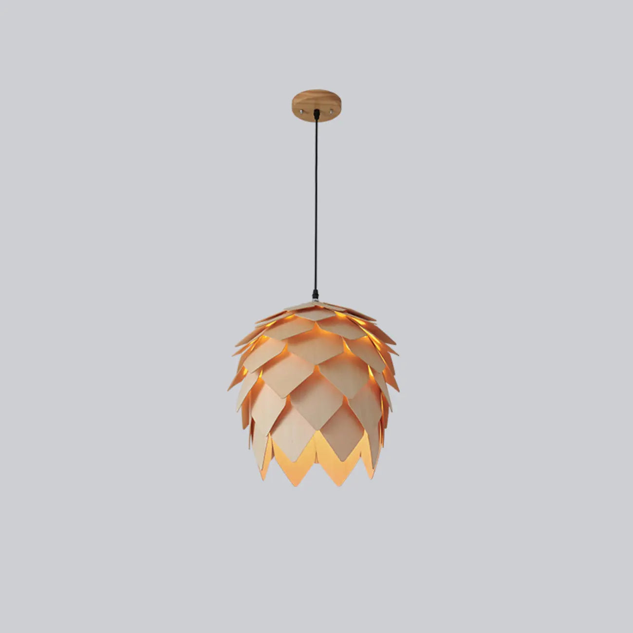Suspension exquise en bois massif en forme de pomme de pin