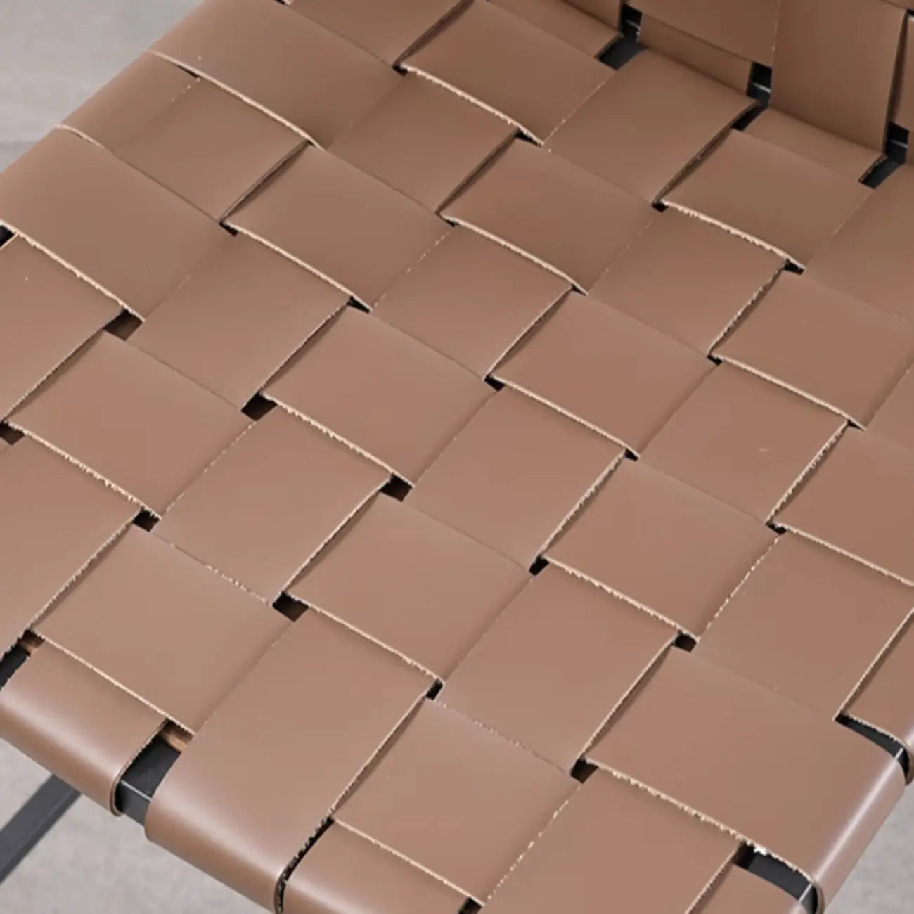 Tabourets de bar modernes avec dossier, assise en cuir texturé tissé