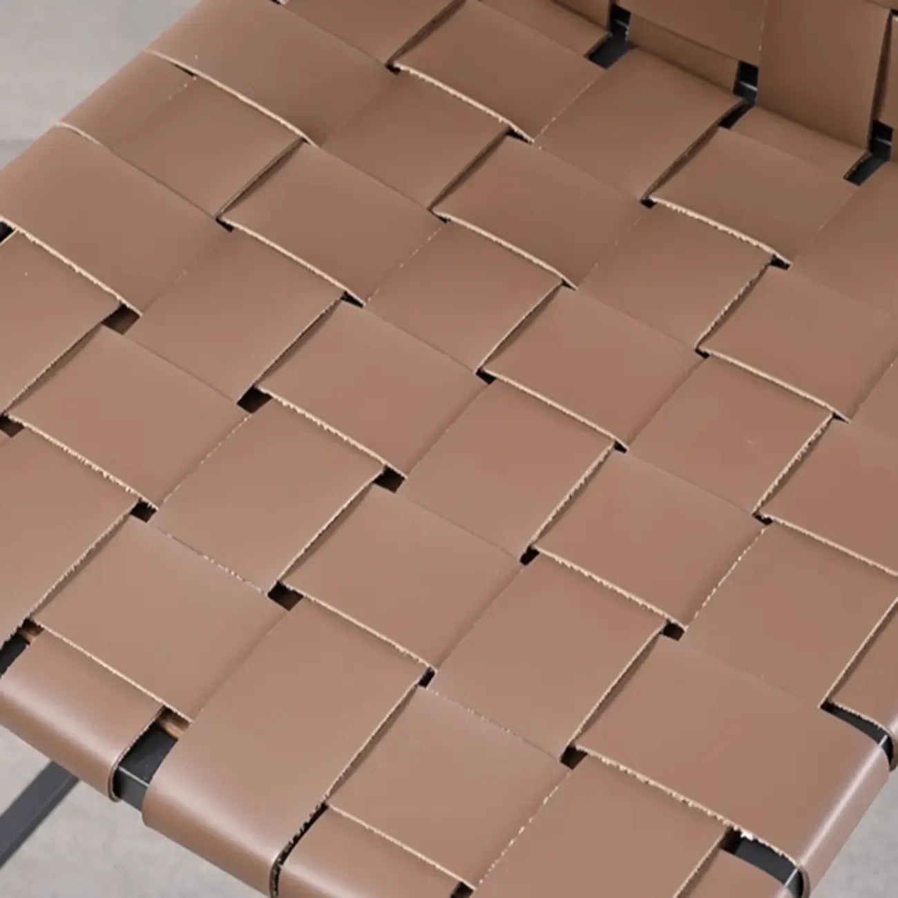 Tabourets de bar modernes avec dossier, assise en cuir texturé tissé
