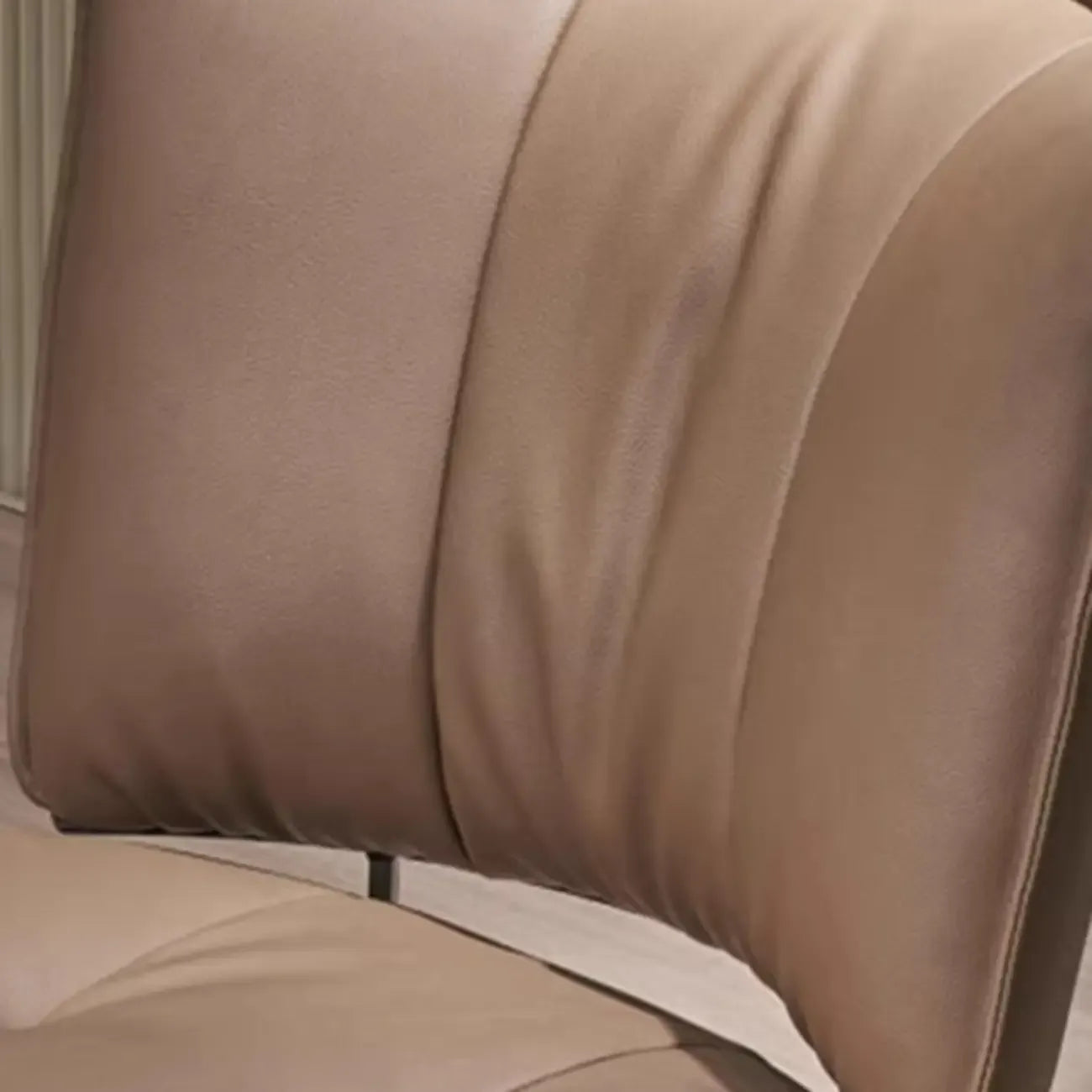 Chaise de salle à manger moderne en cuir à dossier bas avec pieds en métal