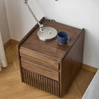 Table de chevet moderne à 3 tiroirs en bois massif marron