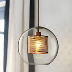 Suspension moderne en verre transparent pour îlot de cuisine, structure en métal.