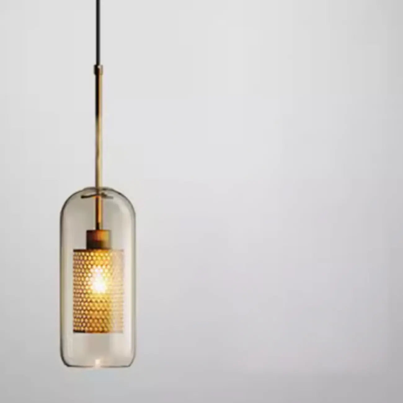 Suspension moderne en verre transparent pour îlot de cuisine, structure en métal.