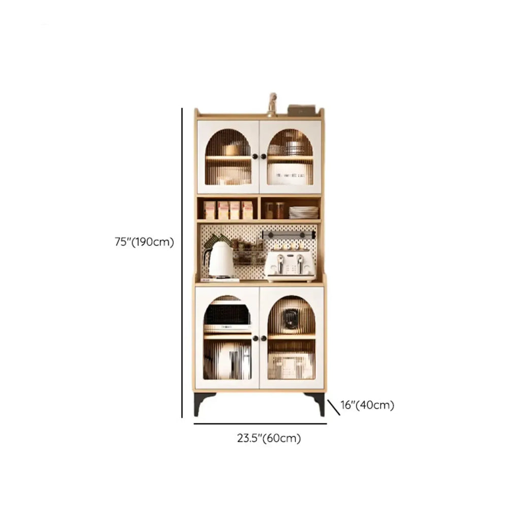 Buffet de cuisine avec étagères ouvertes en bois et porte vitrée cintrée