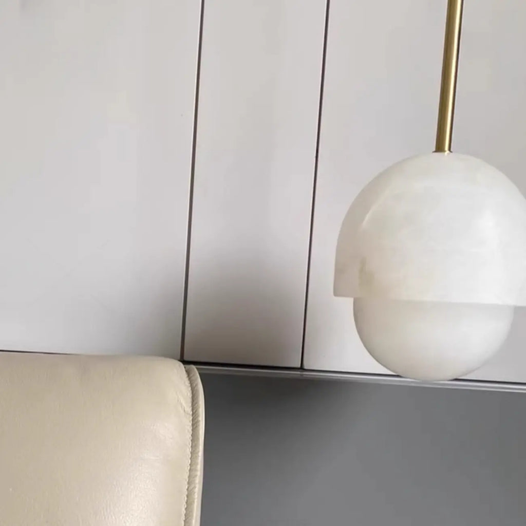 Suspension géométrique en pierre blanche à 1 lumière