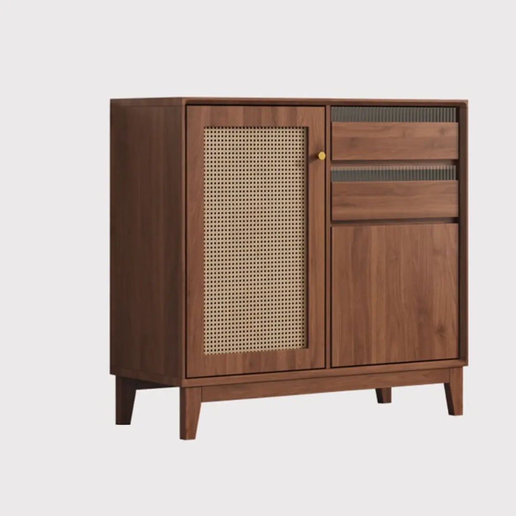 Buffet minimaliste en rotin avec étagères réglables et tiroirs