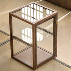 Vitrine moderne en bois brun avec étagères en verre