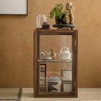 Vitrine moderne en bois brun avec étagères en verre