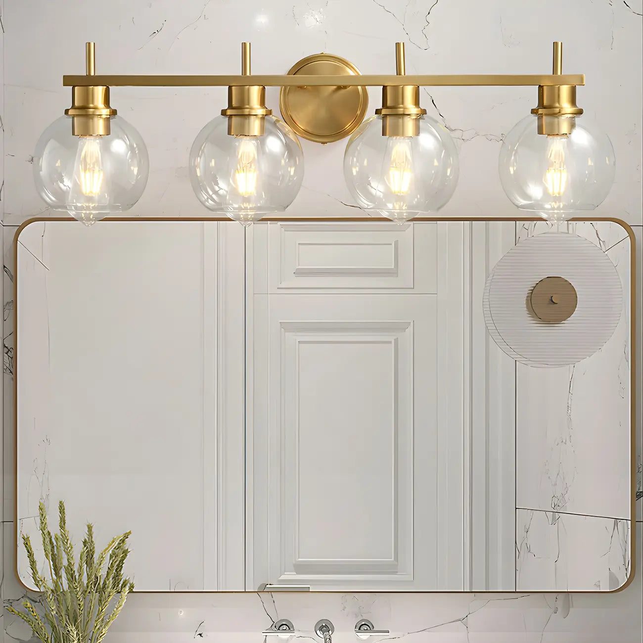 Applique murale globe en laiton style moderne pour salle de bain