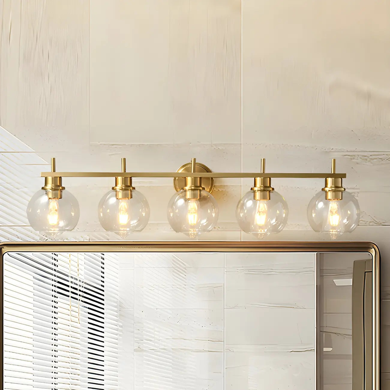 Applique murale globe en laiton style moderne pour salle de bain