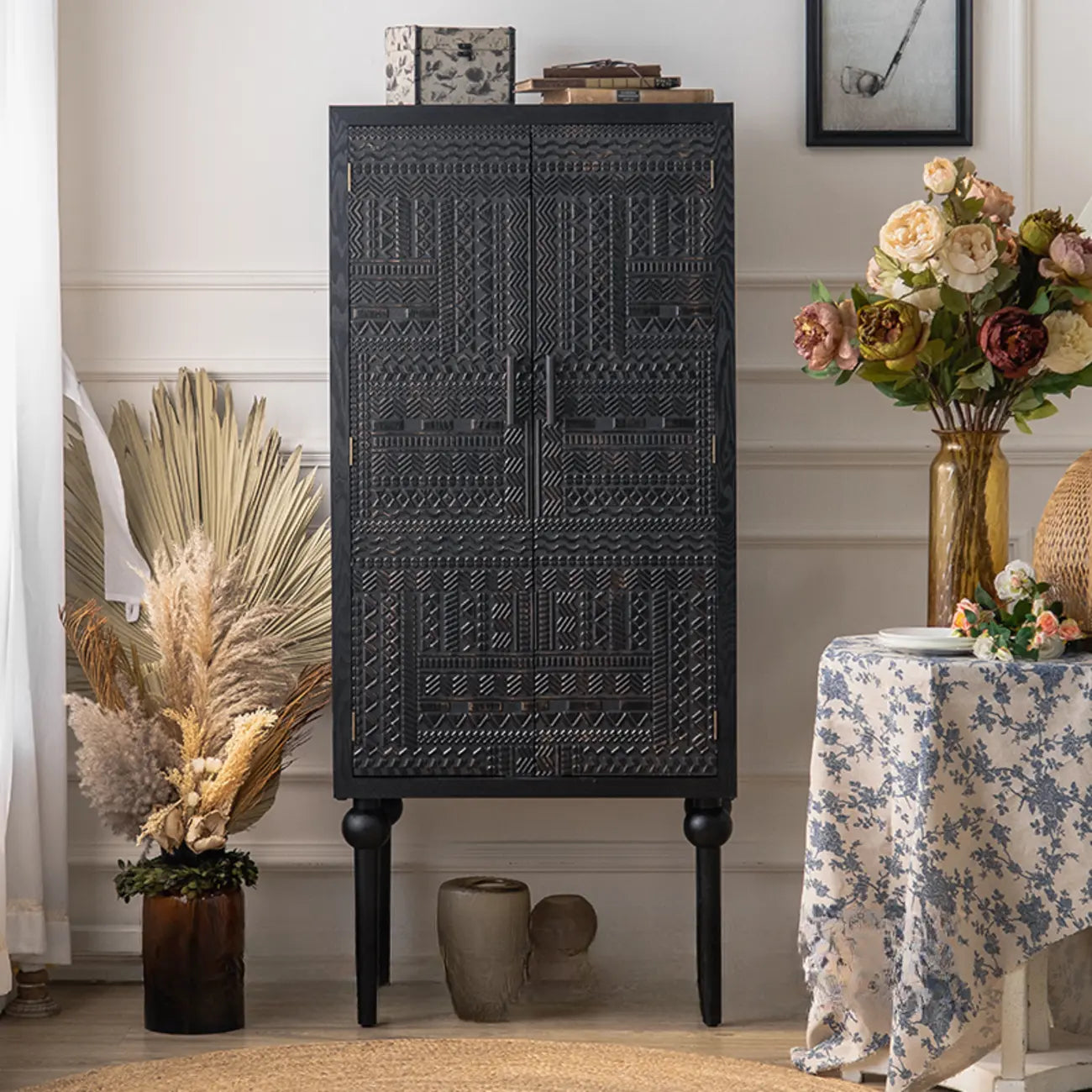 Buffet en bois noir à motif artistique, 3 étagères