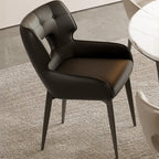 Chaise de salle à manger moderne en similicuir avec dossier ouvert et accoudoirs