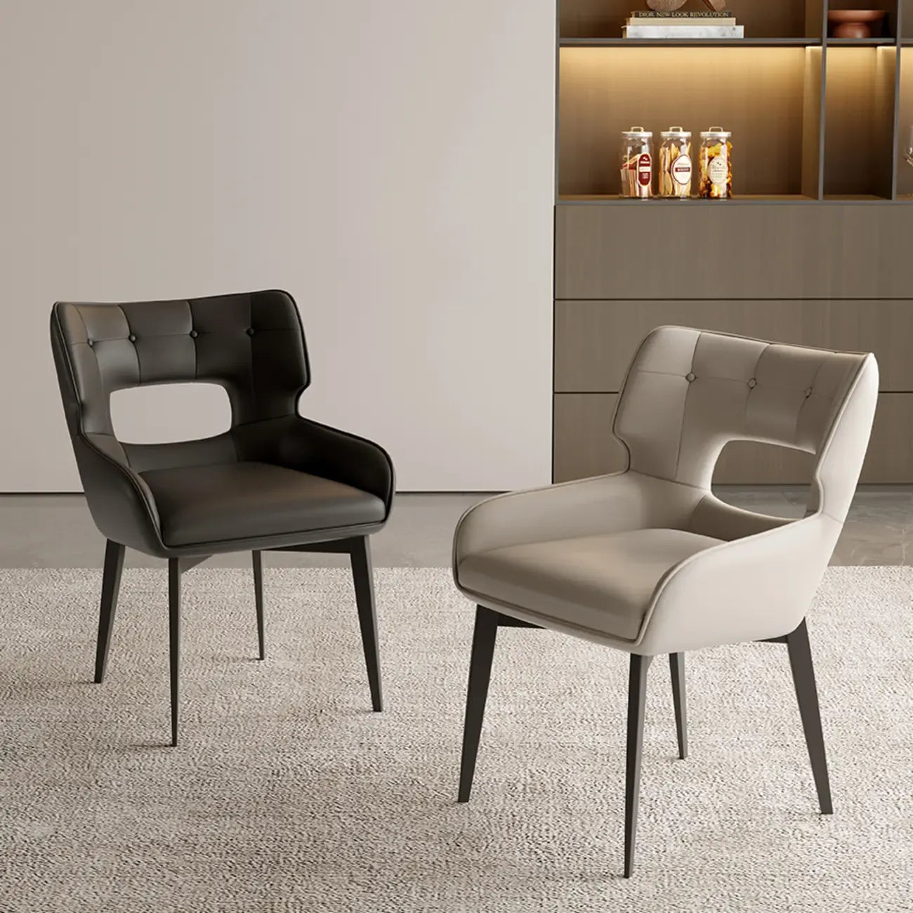 Chaise de salle à manger moderne en similicuir avec dossier ouvert et accoudoirs