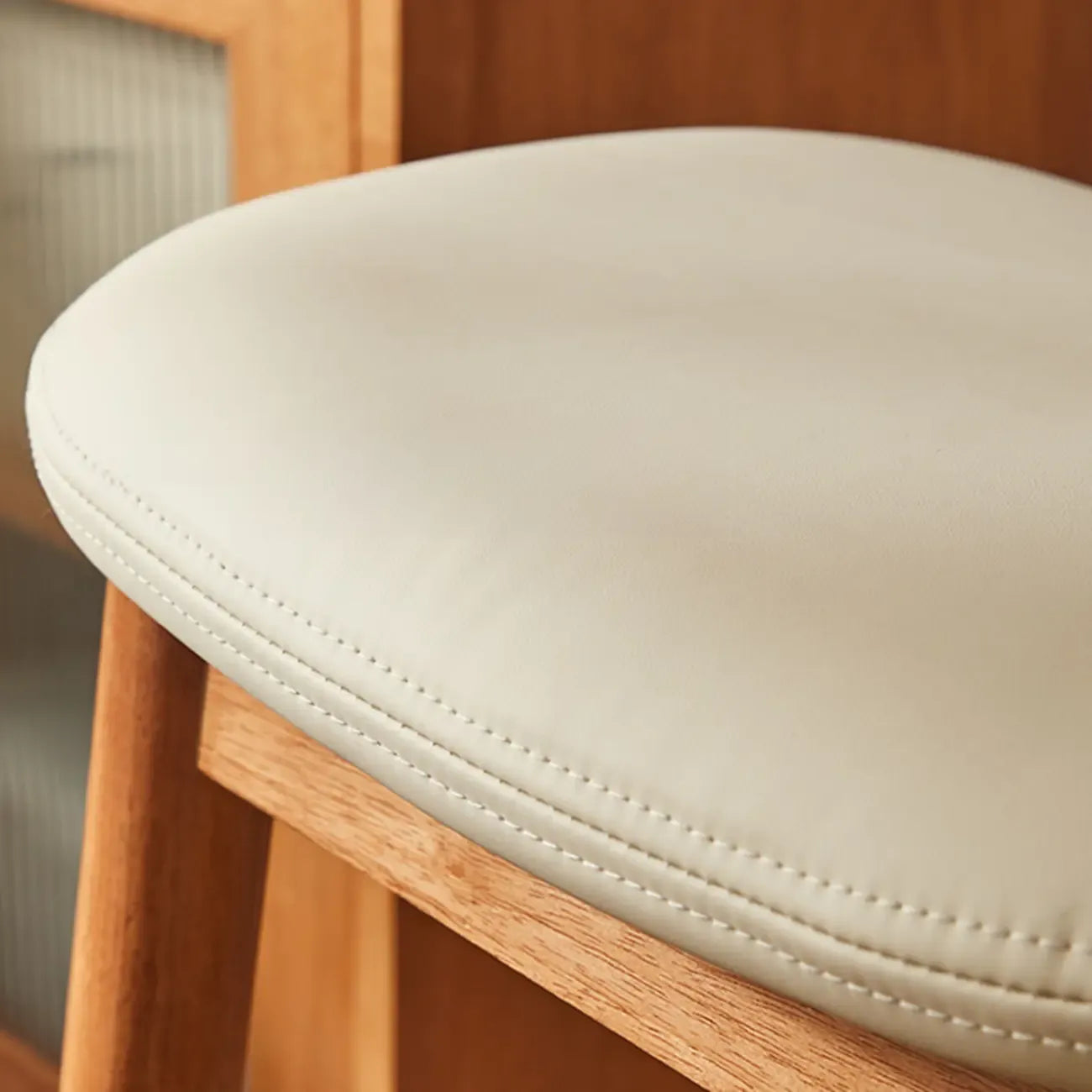Tabourets de bar en bois avec assise en cuir marron et dossier sans dossier