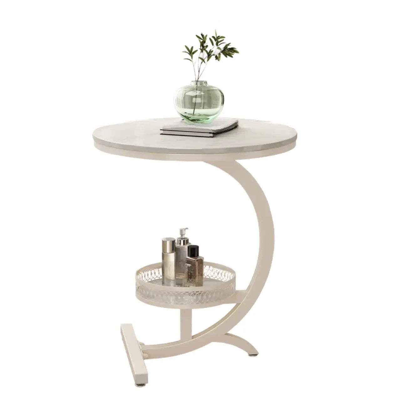 Table d'appoint en forme de C avec plateau en pierre et piètement en métal.