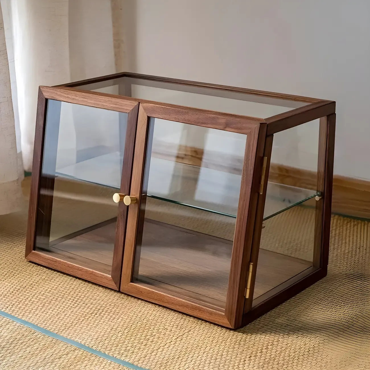 Vitrine minimaliste à deux niveaux en bois et verre pour table
