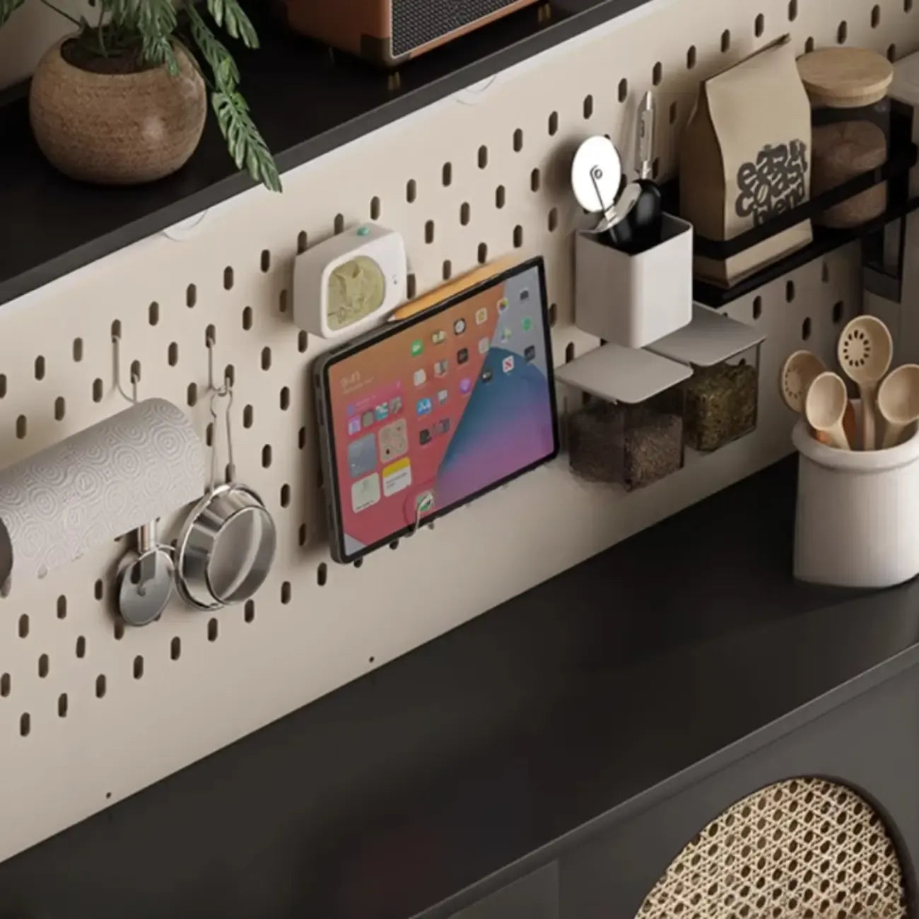 Buffet de cuisine en bois expresso et rotin noir avec porte