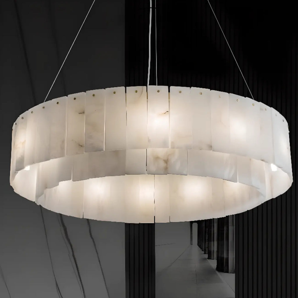 Lampadario a tamburo in alabastro con cerchi in metallo bianco a 2 livelli