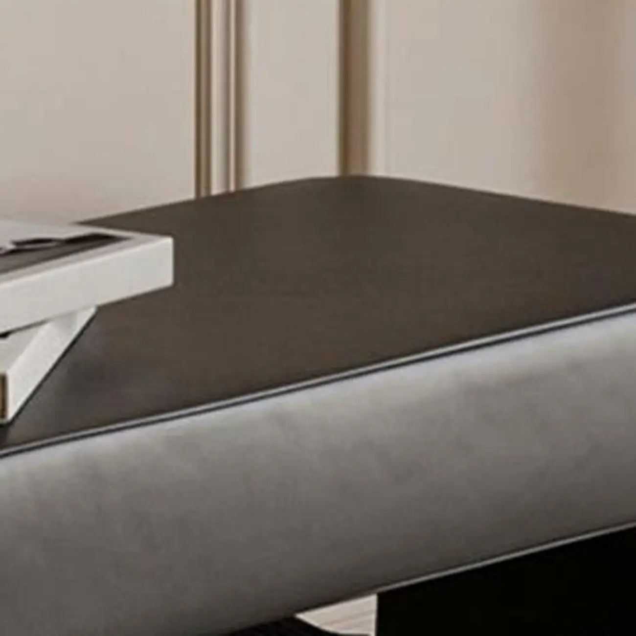 Banc de rangement incurvé et rembourré décoratif pour salon