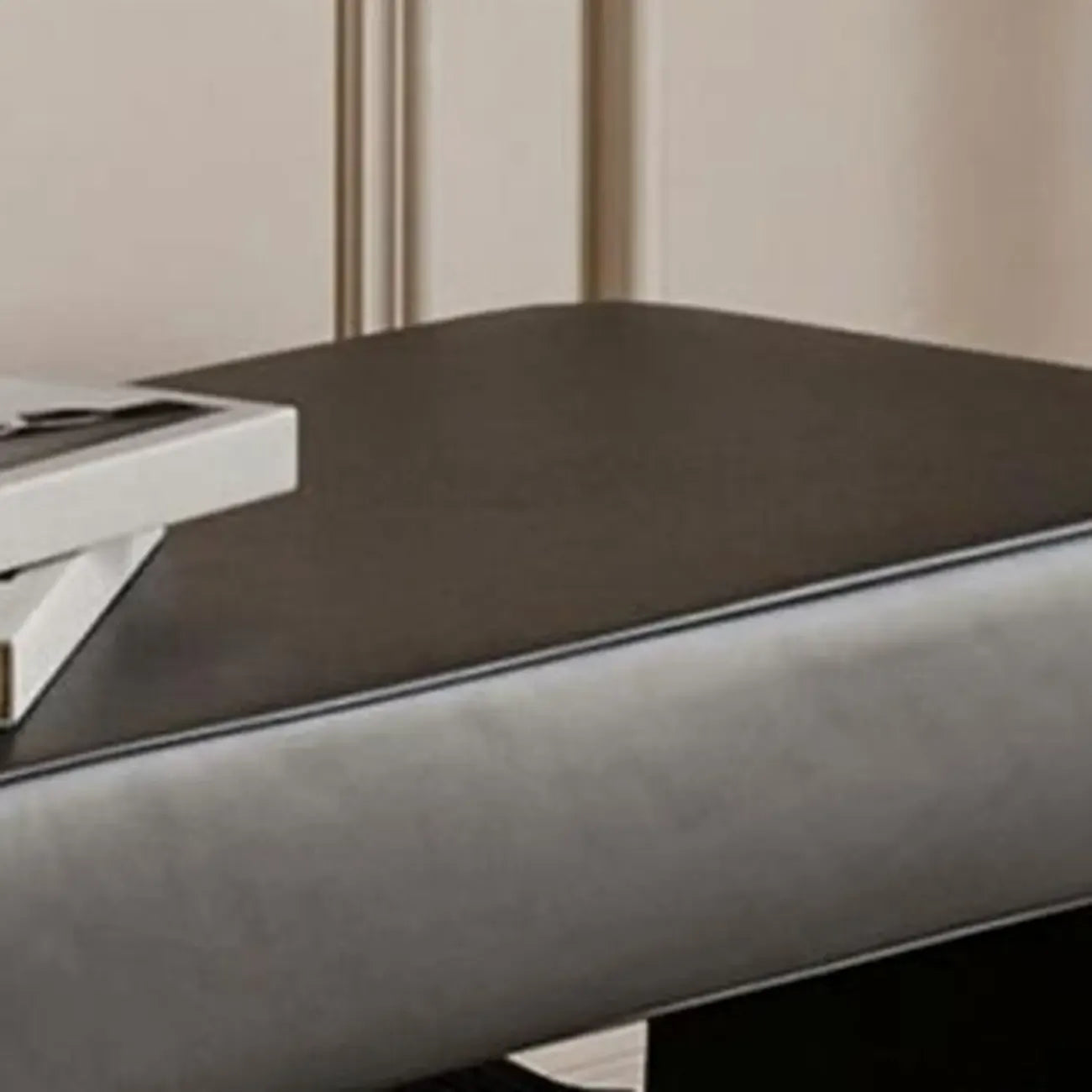Banc de rangement incurvé et rembourré décoratif pour salon