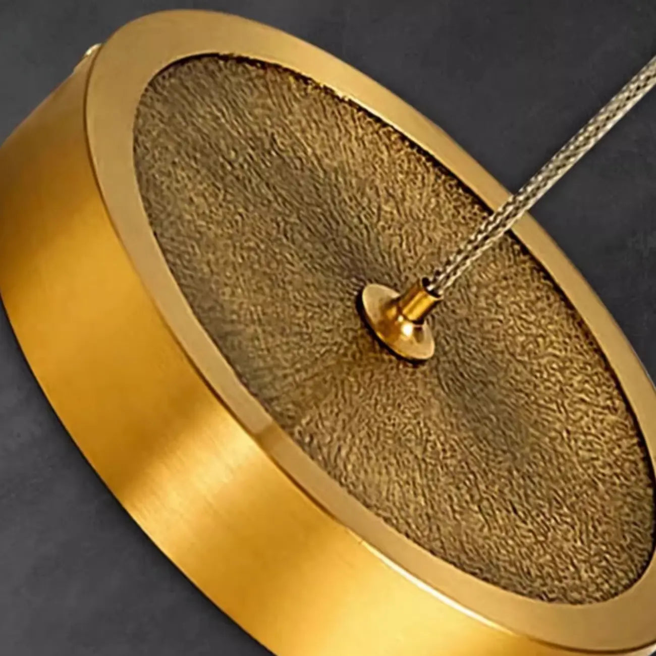 Suspension carrée en pierre dorée à 1 lumière