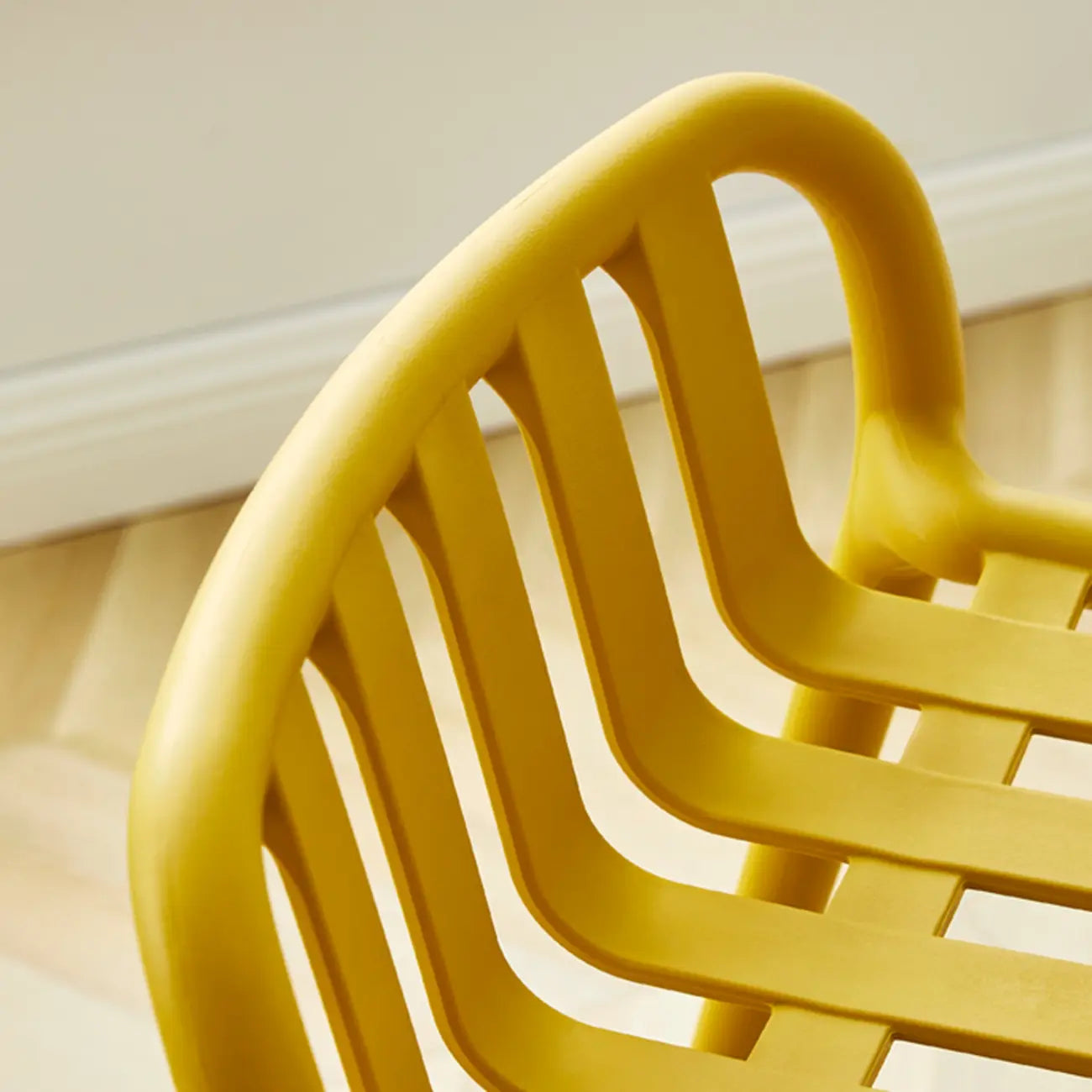 Tabouret de bar minimaliste en plastique pour intérieur et extérieur
