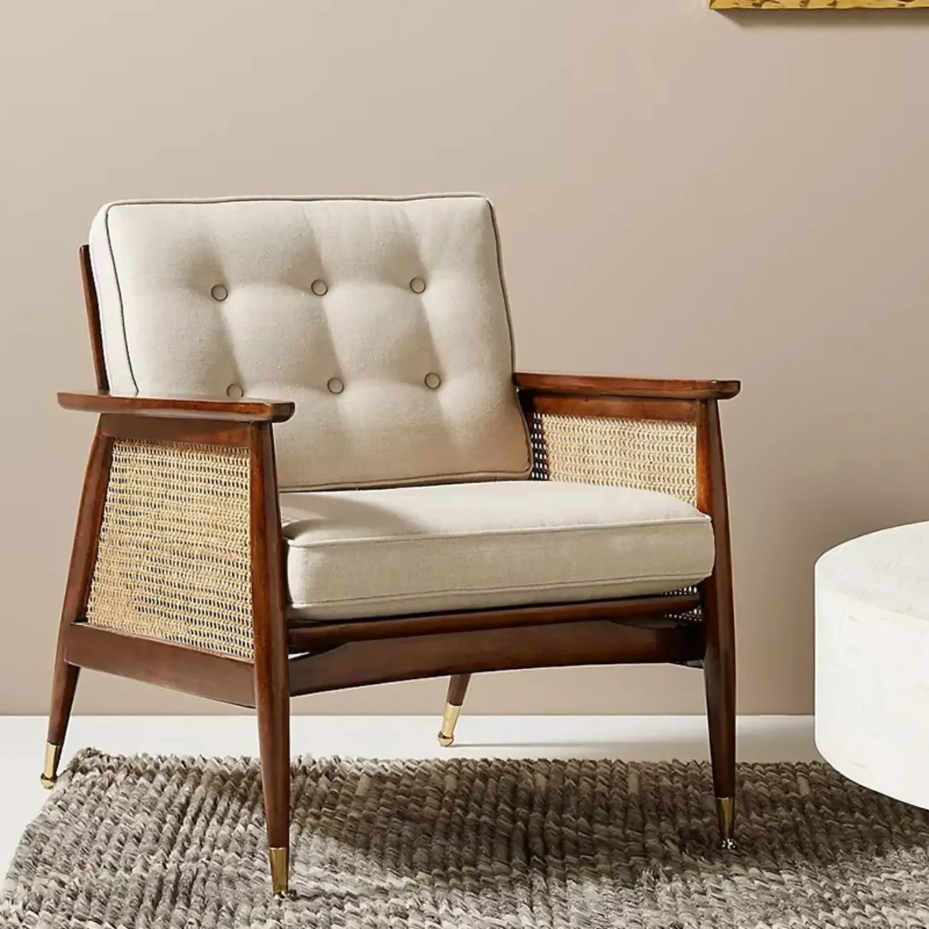 Fauteuil d'appoint glamour en flanelle à dossier haut et accoudoirs blancs