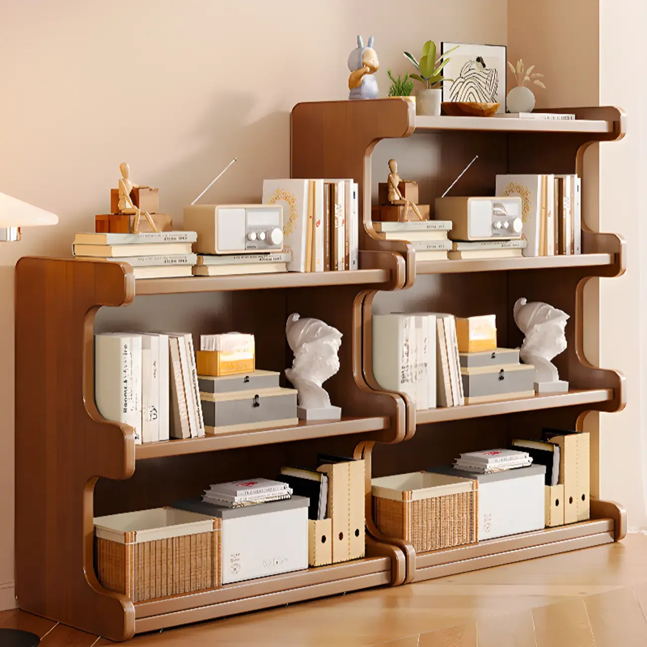 Bibliothèque moderne en bois brun, style échelle, pour le rangement de bureau