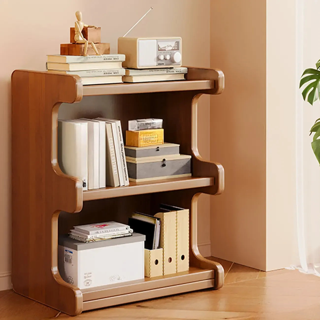 Bibliothèque moderne en bois brun, style échelle, pour le rangement de bureau