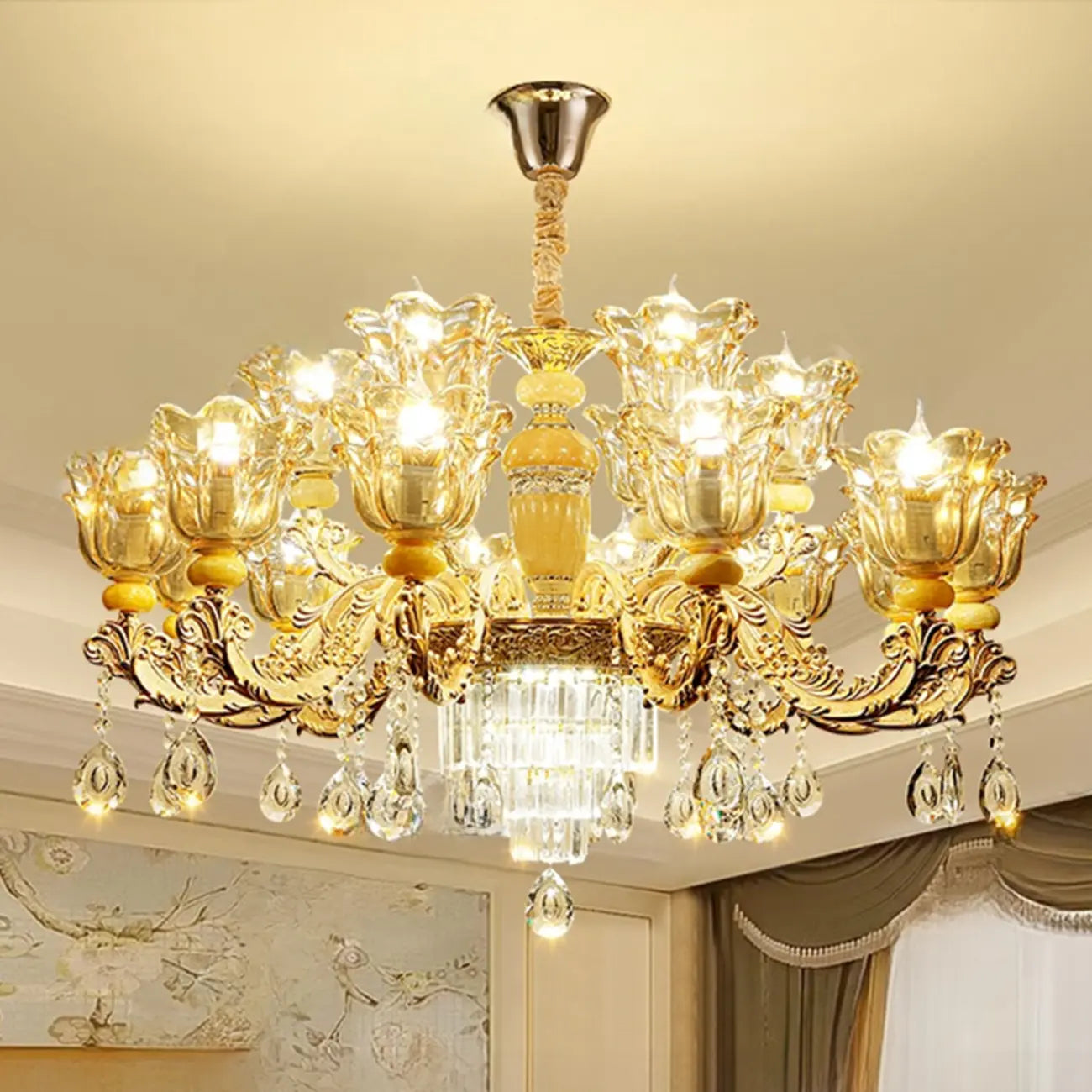 Lampadario regolabile di lusso a forma di fiore dorato con vetro trasparente