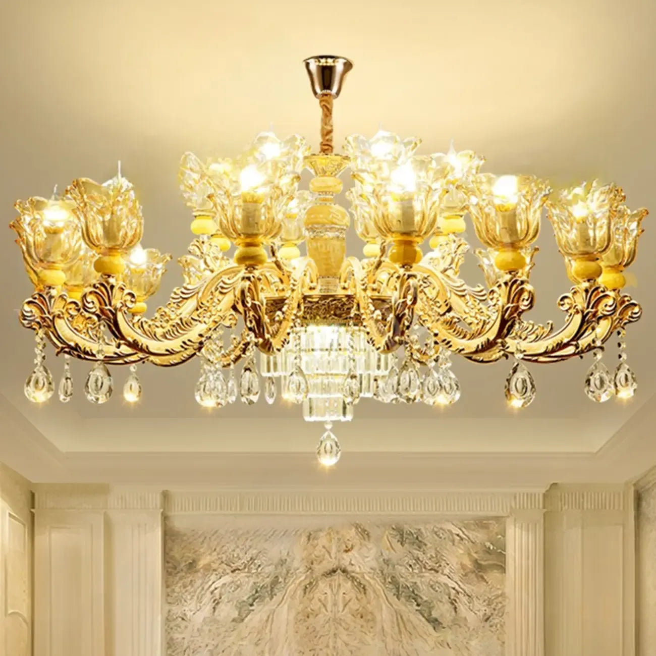Lampadario regolabile di lusso a forma di fiore dorato con vetro trasparente