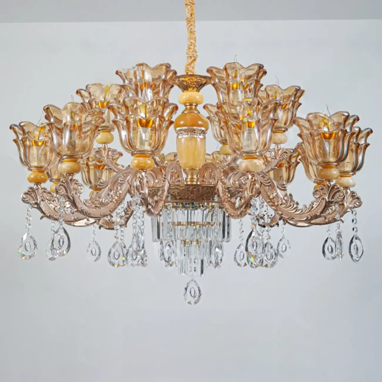 Lampadario regolabile di lusso a forma di fiore dorato con vetro trasparente