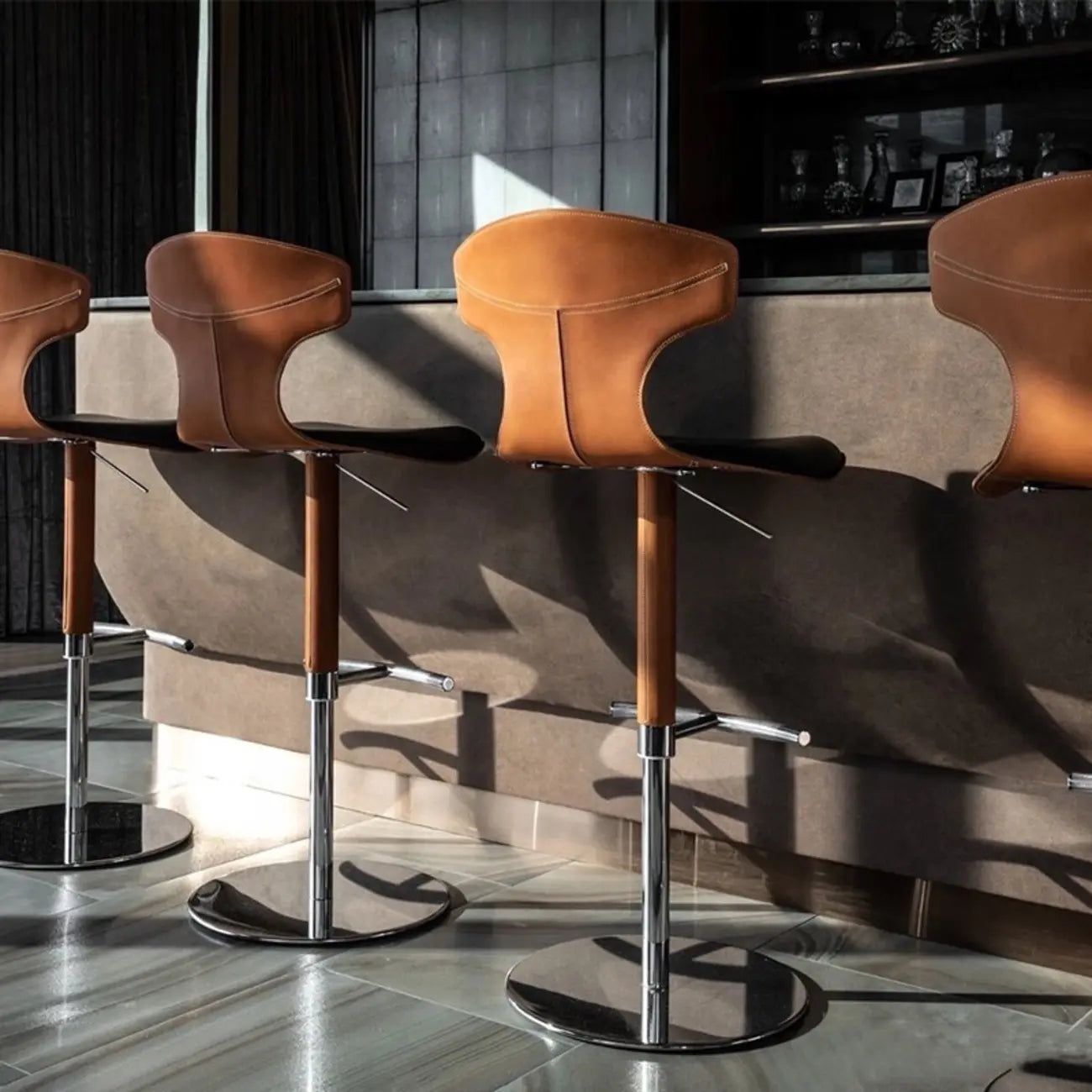 Tabourets de bar minimalistes en cuir beige à selle