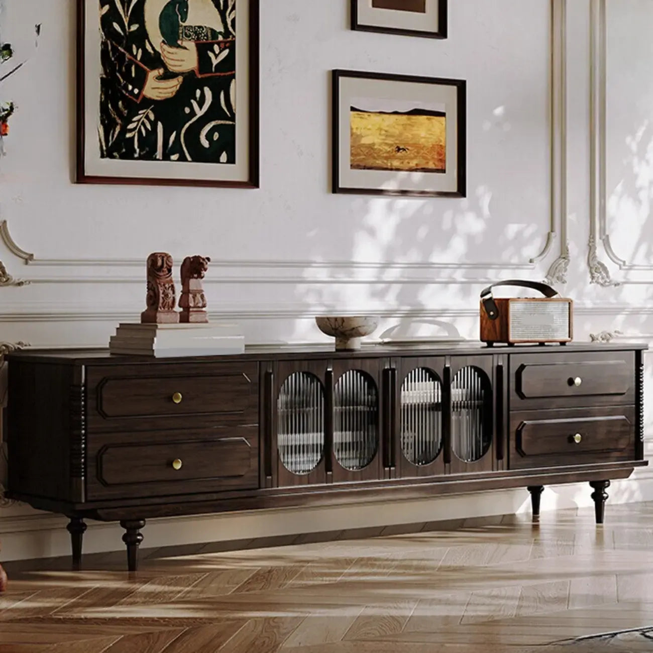 Meuble TV de rangement long et moderne en bois marron avec portes vitrées