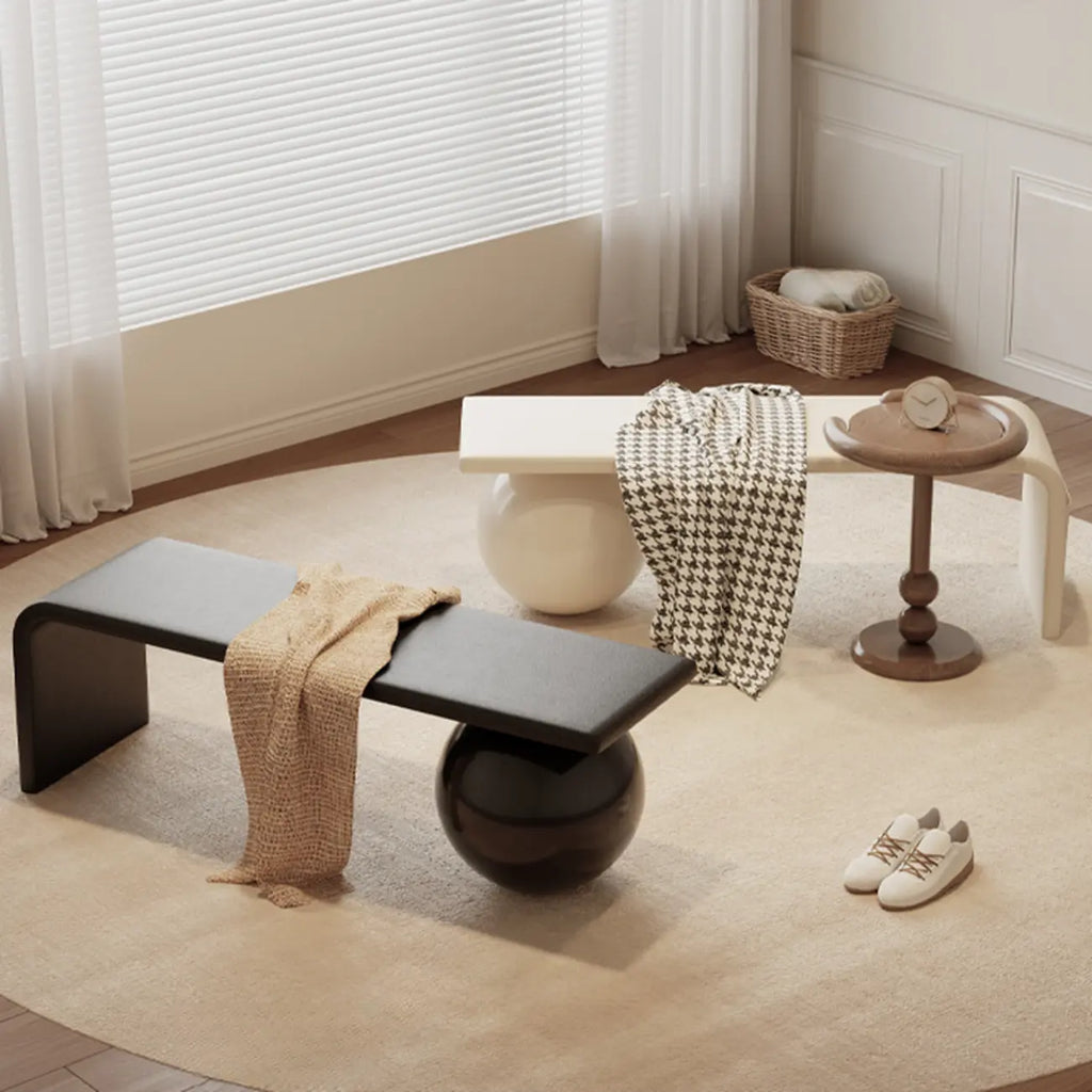 Banc décoratif carré en bois et cuir avec coussins