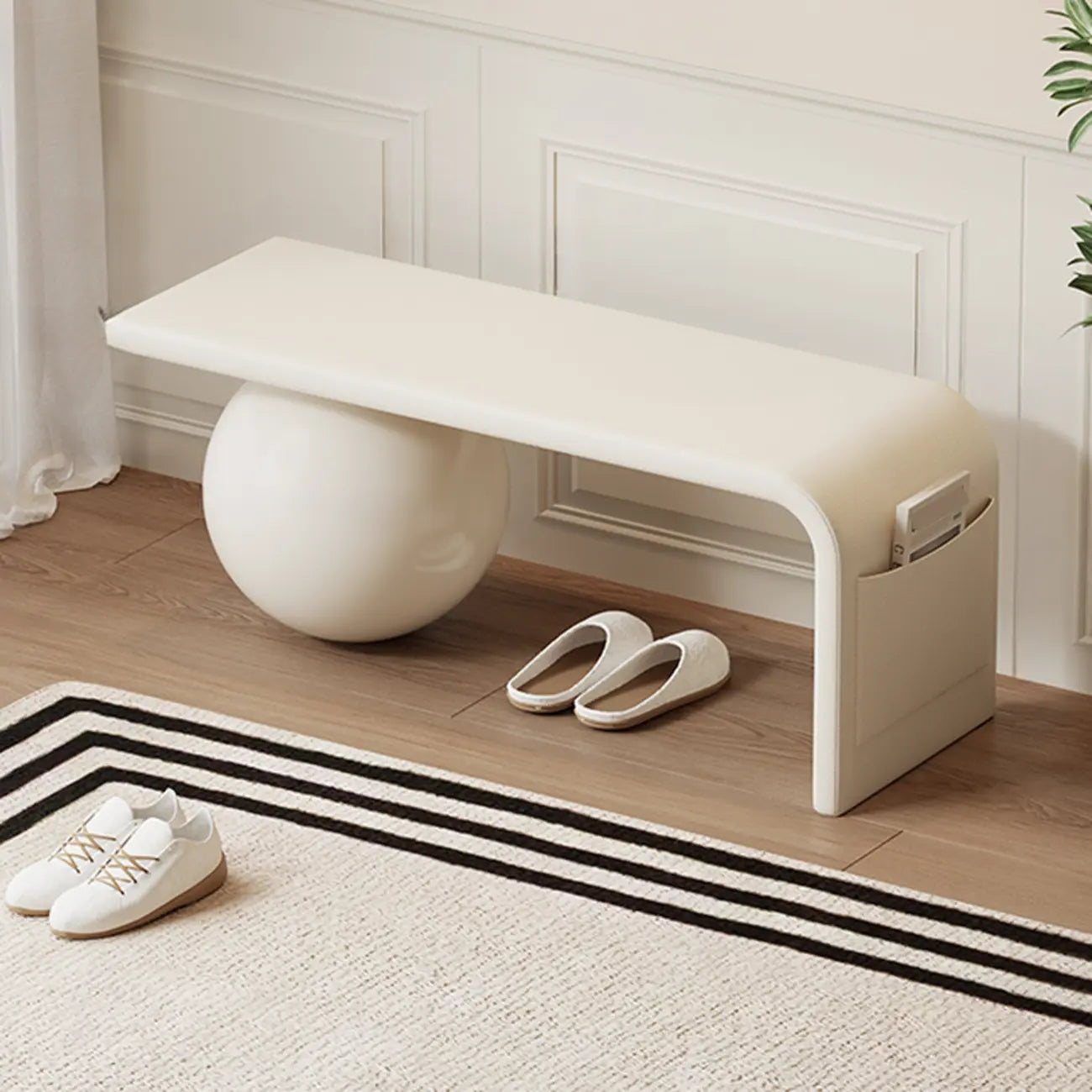 Banc décoratif carré en bois et cuir avec coussins