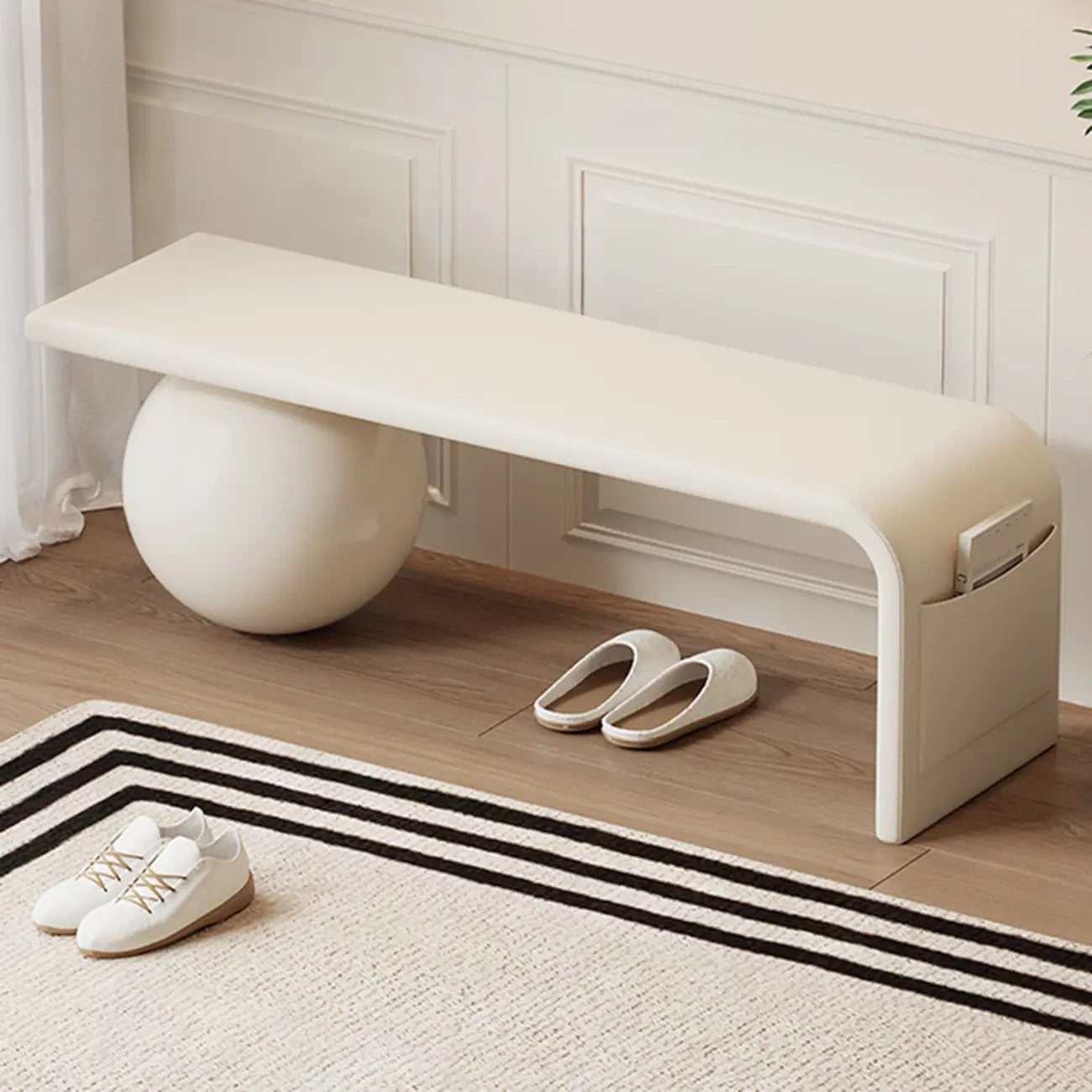 Banc décoratif carré en bois et cuir avec coussins