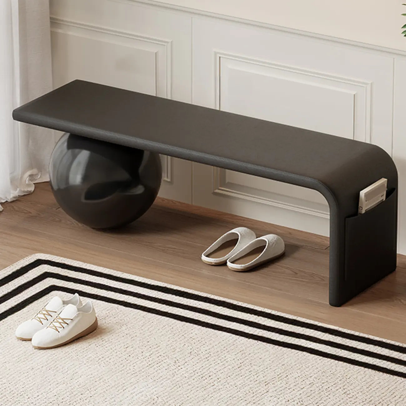 Banc décoratif carré en bois et cuir avec coussins