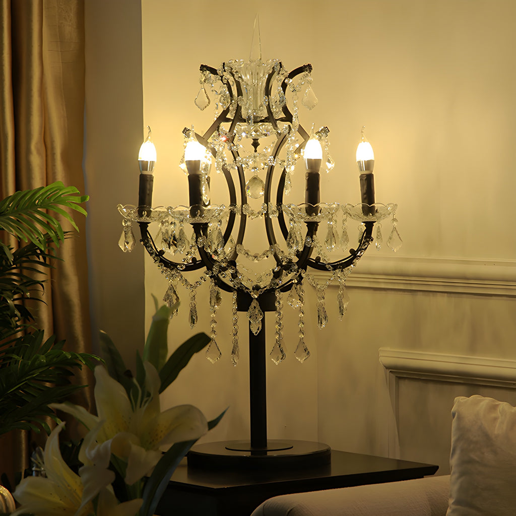 Luxueuse lampe de table en cristal doré à 6 lumières, style chandelier.