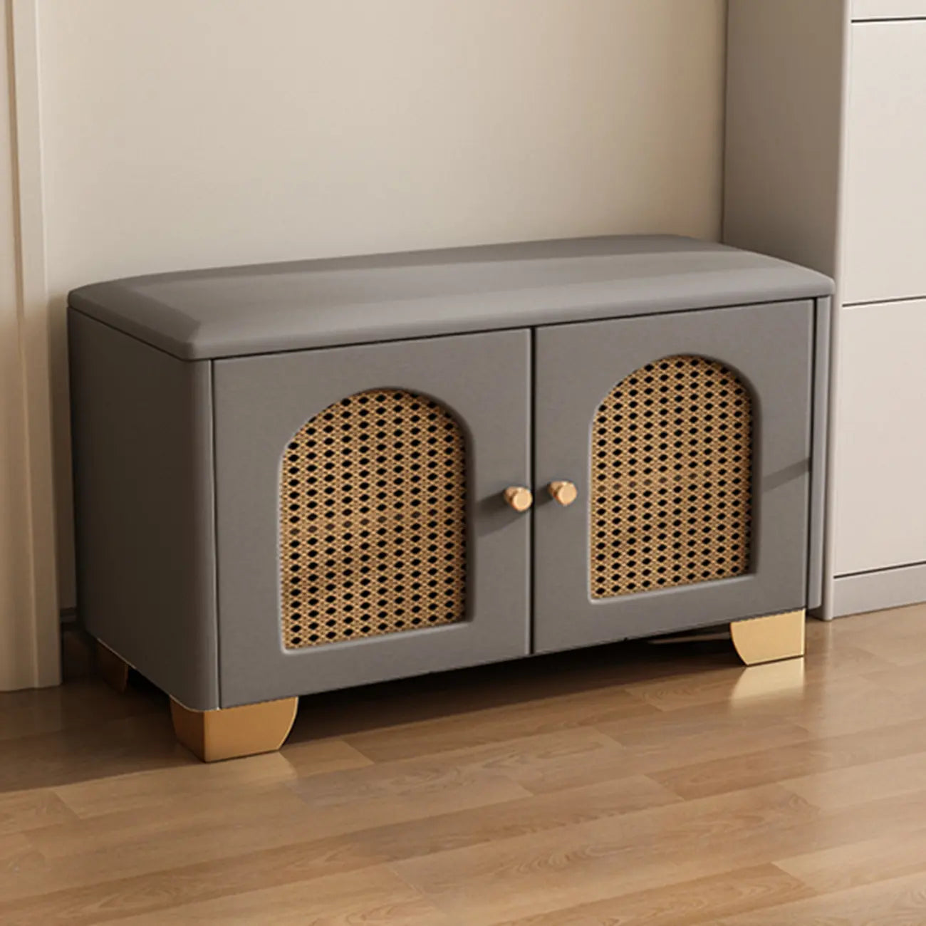 Banc d'entrée cubique en bois rembourré avec portes