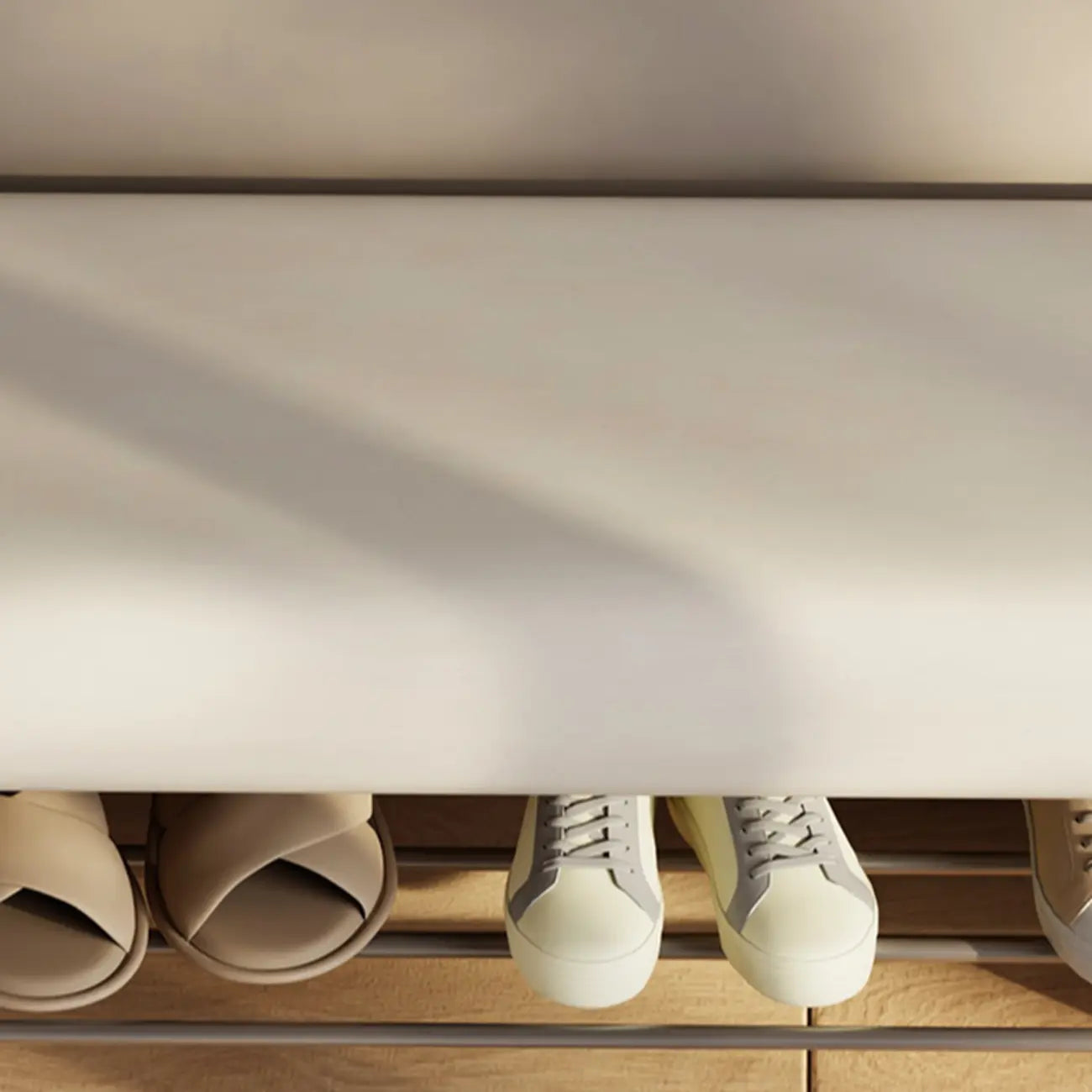 Banc contemporain petit modèle capitonné avec assise rembourrée