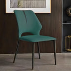 Chaise de salle à manger moderne sans accoudoirs, dossier ouvert, en similicuir.