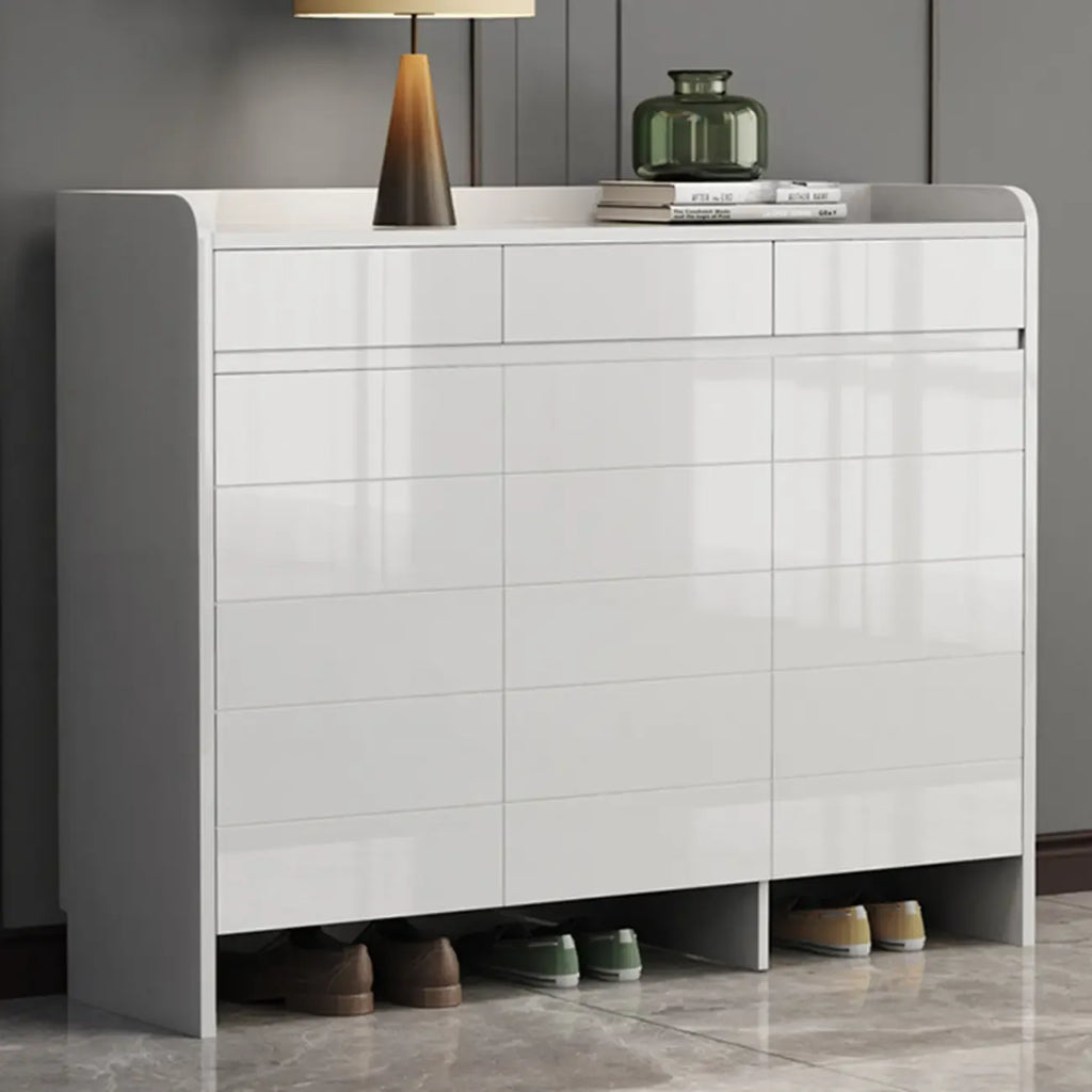 Meuble à chaussures robuste et moderne en faux bois blanc avec tiroirs
