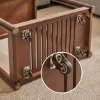 Table d'appoint minimaliste en bois marron à deux niveaux avec plateau et roulettes