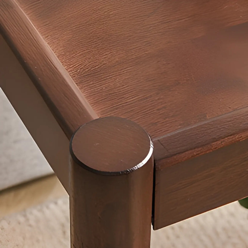 Table d'appoint minimaliste en bois marron à deux niveaux avec plateau et roulettes