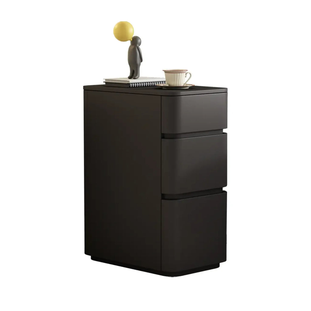 Comodino nero stretto in legno con 3 cassetti e inserti in pelle